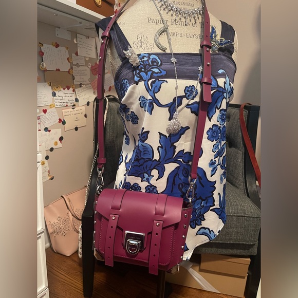 NWOT Michael Kors Manhattan Leather Crossbody bag. Burgundy colour. - Picture 4 of 13